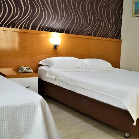Derin Hotell 3*