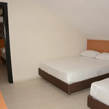 Hotel Derin